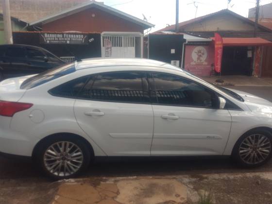 FORD FOCUS 2.0 SE FASTBACK 16V FLEX 4P POWERSHIFT